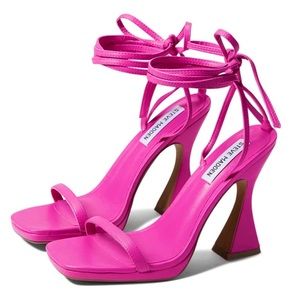 STEVE MADDEN Lafayette Strappy Heels. Size 7.5
